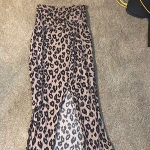 Long skirt with slit